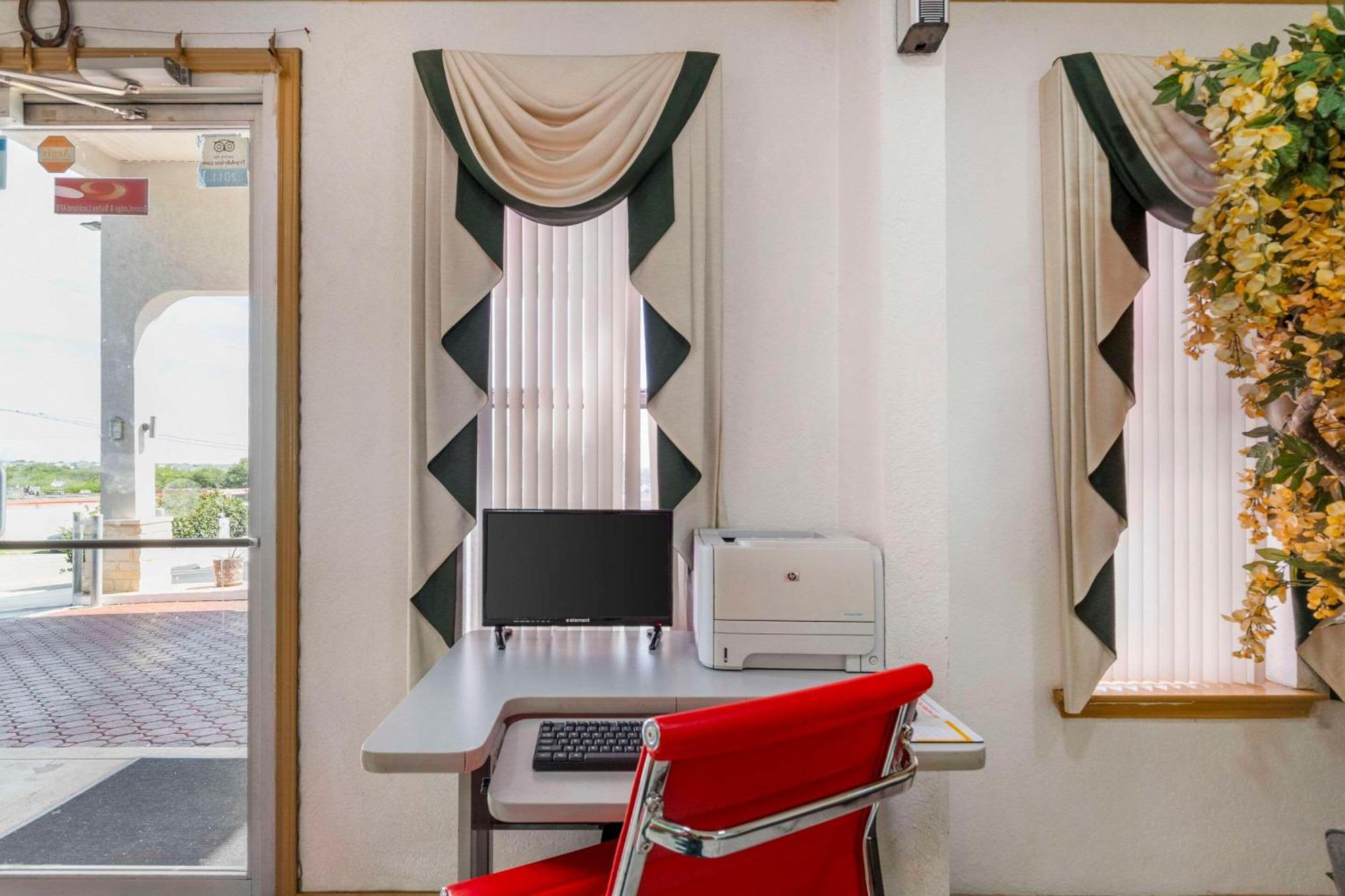 סן אנטוניו Econo Lodge Inn & Suites Near Lackland Afb מראה חיצוני תמונה