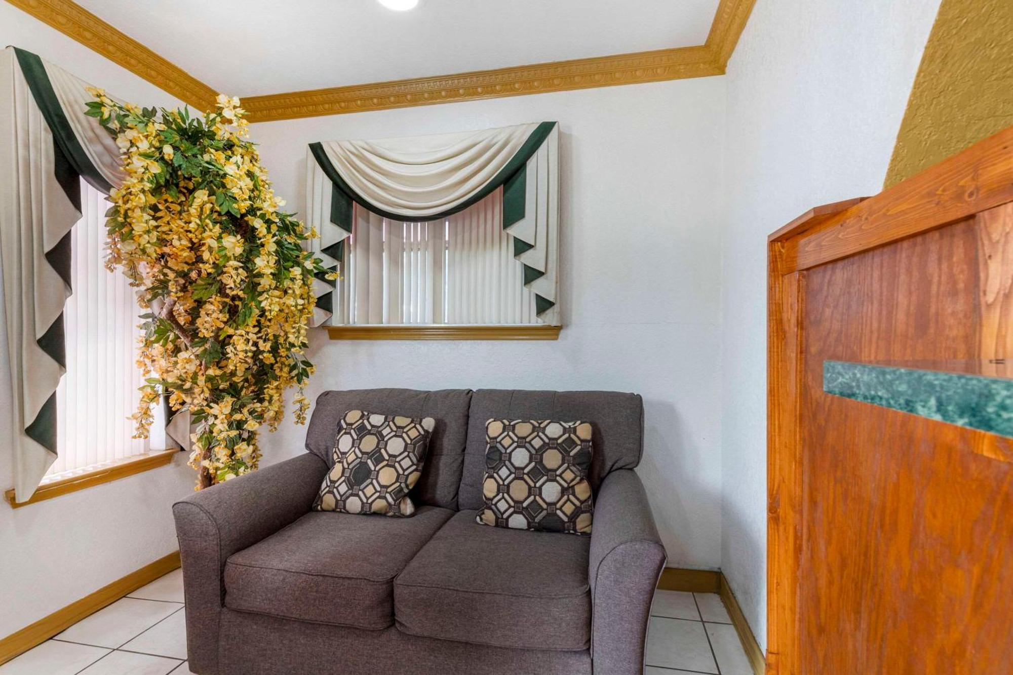 סן אנטוניו Econo Lodge Inn & Suites Near Lackland Afb מראה חיצוני תמונה